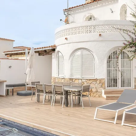Welcs Casa 122 Emp Con Piscina Y Cerca Del Canal Villa *